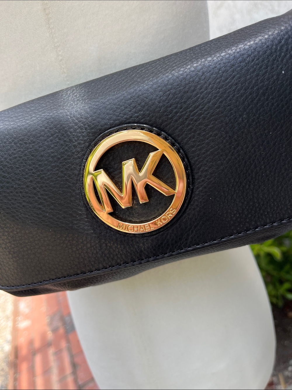Michael Kors Black Leather Shoulder Bag with Gold MK Emblem - Picture 2 of 14